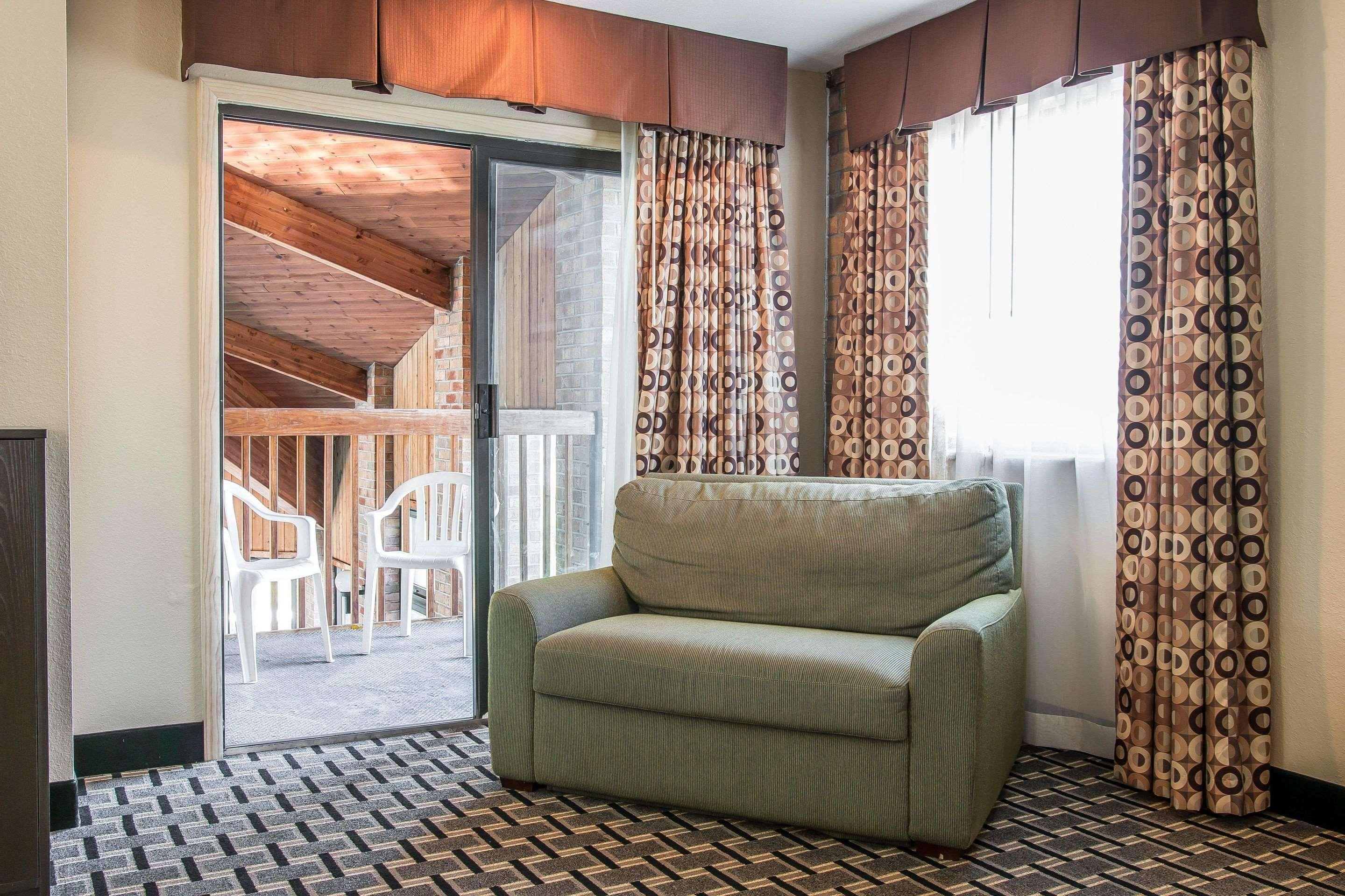 Quality Inn Grand Rapids South-Byron Center Cutlerville エクステリア 写真