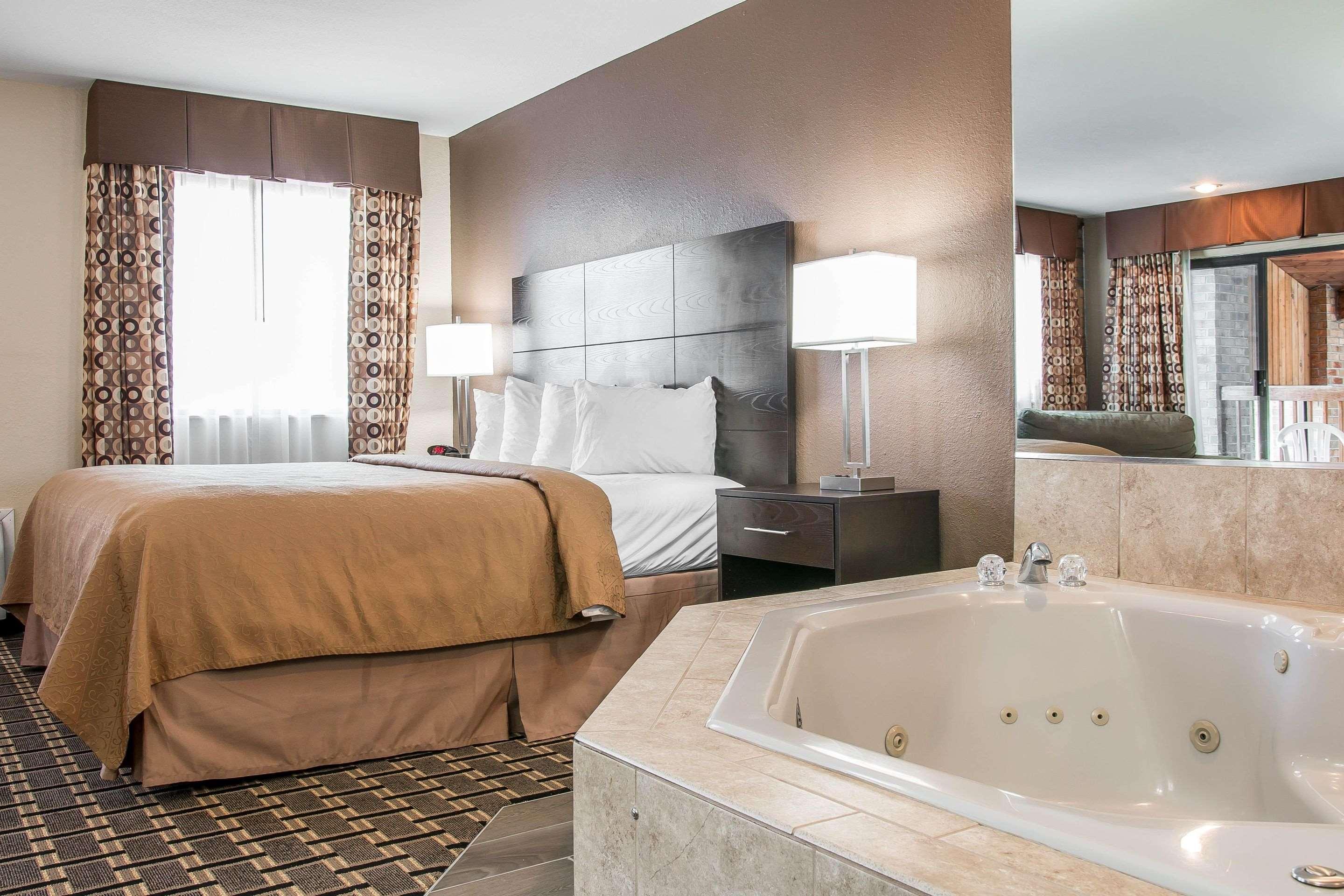 Quality Inn Grand Rapids South-Byron Center Cutlerville エクステリア 写真